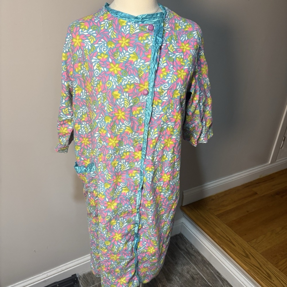 Vtg Day Dress House Coat 1970s Handmade Button Front 3/4 Sleeve Bright Color MCM